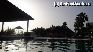 [P07] Seara, in piscina » foto by liviadavidescu
 - 
<span class="allrVoted glyphicon glyphicon-heart hidden" id="av465393"></span>
<a class="m-l-10 hidden" id="sv465393" onclick="voting_Foto_DelVot(,465393,398)" role="button">șterge vot <span class="glyphicon glyphicon-remove"></span></a>
<a id="v9465393" class=" c-red"  onclick="voting_Foto_SetVot(465393)" role="button"><span class="glyphicon glyphicon-heart-empty"></span> <b>LIKE</b> = Votează poza</a> <img class="hidden"  id="f465393W9" src="/imagini/loader.gif" border="0" /><span class="AjErrMes hidden" id="e465393ErM"></span>
