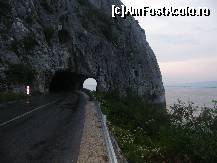 [P06] Tunel pe malul Dunarii. Dupa el urmeaza Golubac » foto by vioghi
 - 
<span class="allrVoted glyphicon glyphicon-heart hidden" id="av185496"></span>
<a class="m-l-10 hidden" id="sv185496" onclick="voting_Foto_DelVot(,185496,399)" role="button">șterge vot <span class="glyphicon glyphicon-remove"></span></a>
<a id="v9185496" class=" c-red"  onclick="voting_Foto_SetVot(185496)" role="button"><span class="glyphicon glyphicon-heart-empty"></span> <b>LIKE</b> = Votează poza</a> <img class="hidden"  id="f185496W9" src="/imagini/loader.gif" border="0" /><span class="AjErrMes hidden" id="e185496ErM"></span>
