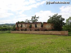 [P04] Ruine ce păstrează amprenta războiului » foto by Marian Preda
 - 
<span class="allrVoted glyphicon glyphicon-heart hidden" id="av598996"></span>
<a class="m-l-10 hidden" id="sv598996" onclick="voting_Foto_DelVot(,598996,399)" role="button">șterge vot <span class="glyphicon glyphicon-remove"></span></a>
<a id="v9598996" class=" c-red"  onclick="voting_Foto_SetVot(598996)" role="button"><span class="glyphicon glyphicon-heart-empty"></span> <b>LIKE</b> = Votează poza</a> <img class="hidden"  id="f598996W9" src="/imagini/loader.gif" border="0" /><span class="AjErrMes hidden" id="e598996ErM"></span>