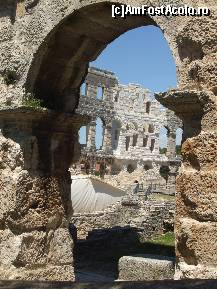 [P20] pola -crotia amfiteatrul din sec I construit de imparatul claudius, putea adaposti p. 20.000 spectatori (seamana cu colosseum-ul roman)  » foto by paula mirela
 - 
<span class="allrVoted glyphicon glyphicon-heart hidden" id="av342027"></span>
<a class="m-l-10 hidden" id="sv342027" onclick="voting_Foto_DelVot(,342027,399)" role="button">șterge vot <span class="glyphicon glyphicon-remove"></span></a>
<a id="v9342027" class=" c-red"  onclick="voting_Foto_SetVot(342027)" role="button"><span class="glyphicon glyphicon-heart-empty"></span> <b>LIKE</b> = Votează poza</a> <img class="hidden"  id="f342027W9" src="/imagini/loader.gif" border="0" /><span class="AjErrMes hidden" id="e342027ErM"></span>