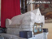 [P28] rovinji-crotia sarcofagul sf. euphemia, martira crestina din sec. al II-lea ucisa sub diocletian.  » foto by paula mirela
 - 
<span class="allrVoted glyphicon glyphicon-heart hidden" id="av342040"></span>
<a class="m-l-10 hidden" id="sv342040" onclick="voting_Foto_DelVot(,342040,399)" role="button">șterge vot <span class="glyphicon glyphicon-remove"></span></a>
<a id="v9342040" class=" c-red"  onclick="voting_Foto_SetVot(342040)" role="button"><span class="glyphicon glyphicon-heart-empty"></span> <b>LIKE</b> = Votează poza</a> <img class="hidden"  id="f342040W9" src="/imagini/loader.gif" border="0" /><span class="AjErrMes hidden" id="e342040ErM"></span>