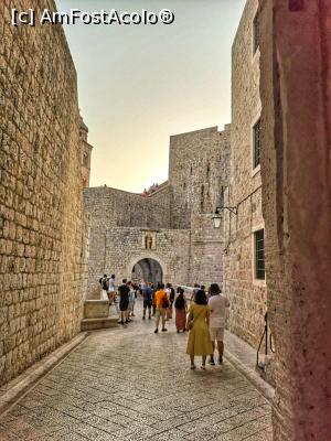 [P27] Cetate Dubrovnik » foto by crisa04
 - 
<span class="allrVoted glyphicon glyphicon-heart hidden" id="av1184989"></span>
<a class="m-l-10 hidden" id="sv1184989" onclick="voting_Foto_DelVot(,1184989,399)" role="button">șterge vot <span class="glyphicon glyphicon-remove"></span></a>
<a id="v91184989" class=" c-red"  onclick="voting_Foto_SetVot(1184989)" role="button"><span class="glyphicon glyphicon-heart-empty"></span> <b>LIKE</b> = Votează poza</a> <img class="hidden"  id="f1184989W9" src="/imagini/loader.gif" border="0" /><span class="AjErrMes hidden" id="e1184989ErM"></span>