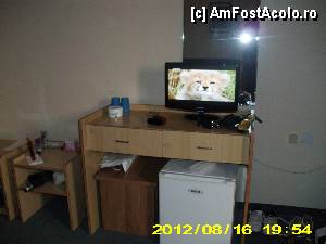 [P06] Televizorul care se vedea foarte bine. Pacat ca erau toate posturile dublate in bulgara. A si un minifrigider despre care am uitat sa mentionez in review.  » foto by lucyana1000
 - 
<span class="allrVoted glyphicon glyphicon-heart hidden" id="av354516"></span>
<a class="m-l-10 hidden" id="sv354516" onclick="voting_Foto_DelVot(,354516,403)" role="button">șterge vot <span class="glyphicon glyphicon-remove"></span></a>
<a id="v9354516" class=" c-red"  onclick="voting_Foto_SetVot(354516)" role="button"><span class="glyphicon glyphicon-heart-empty"></span> <b>LIKE</b> = Votează poza</a> <img class="hidden"  id="f354516W9" src="/imagini/loader.gif" border="0" /><span class="AjErrMes hidden" id="e354516ErM"></span>