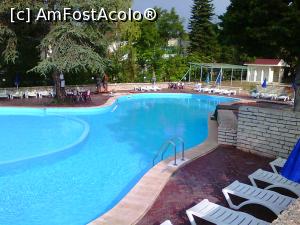 [P10] Piscina. Se vede copacul, dar nu si delfinul » foto by Radu Tudoran
 - 
<span class="allrVoted glyphicon glyphicon-heart hidden" id="av769951"></span>
<a class="m-l-10 hidden" id="sv769951" onclick="voting_Foto_DelVot(,769951,403)" role="button">șterge vot <span class="glyphicon glyphicon-remove"></span></a>
<a id="v9769951" class=" c-red"  onclick="voting_Foto_SetVot(769951)" role="button"><span class="glyphicon glyphicon-heart-empty"></span> <b>LIKE</b> = Votează poza</a> <img class="hidden"  id="f769951W9" src="/imagini/loader.gif" border="0" /><span class="AjErrMes hidden" id="e769951ErM"></span>