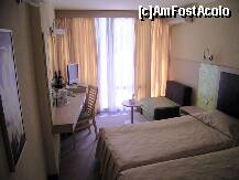 [P05] Hotel Gergana, camera 'dublă', unde pot dormi chiar şi 5 oameni... Observaţi spaţiul generos dintre pat şi birou! » foto by Dragoș_MD
 - 
<span class="allrVoted glyphicon glyphicon-heart hidden" id="av232156"></span>
<a class="m-l-10 hidden" id="sv232156" onclick="voting_Foto_DelVot(,232156,404)" role="button">șterge vot <span class="glyphicon glyphicon-remove"></span></a>
<a id="v9232156" class=" c-red"  onclick="voting_Foto_SetVot(232156)" role="button"><span class="glyphicon glyphicon-heart-empty"></span> <b>LIKE</b> = Votează poza</a> <img class="hidden"  id="f232156W9" src="/imagini/loader.gif" border="0" /><span class="AjErrMes hidden" id="e232156ErM"></span>