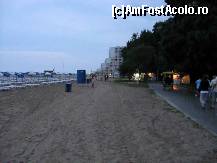 [P32] in plimbare pe plaja » foto by mmn
 - 
<span class="allrVoted glyphicon glyphicon-heart hidden" id="av93015"></span>
<a class="m-l-10 hidden" id="sv93015" onclick="voting_Foto_DelVot(,93015,404)" role="button">șterge vot <span class="glyphicon glyphicon-remove"></span></a>
<a id="v993015" class=" c-red"  onclick="voting_Foto_SetVot(93015)" role="button"><span class="glyphicon glyphicon-heart-empty"></span> <b>LIKE</b> = Votează poza</a> <img class="hidden"  id="f93015W9" src="/imagini/loader.gif" border="0" /><span class="AjErrMes hidden" id="e93015ErM"></span>