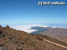 [P14] urcam cu telecondola spre varful vulcanului teide la inaltime de 3.718 m (e al treilea din lumea ca marime) se vad norii sub noi.... » foto by bryana
 - 
<span class="allrVoted glyphicon glyphicon-heart hidden" id="av20604"></span>
<a class="m-l-10 hidden" id="sv20604" onclick="voting_Foto_DelVot(,20604,405)" role="button">șterge vot <span class="glyphicon glyphicon-remove"></span></a>
<a id="v920604" class=" c-red"  onclick="voting_Foto_SetVot(20604)" role="button"><span class="glyphicon glyphicon-heart-empty"></span> <b>LIKE</b> = Votează poza</a> <img class="hidden"  id="f20604W9" src="/imagini/loader.gif" border="0" /><span class="AjErrMes hidden" id="e20604ErM"></span>
