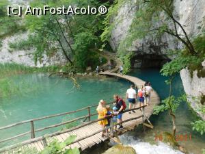 [P48] Puntea de lemn ce duce la peştera Šupljara văzută dinspre cea de la cascada Veliki slap » foto by irinad
 - 
<span class="allrVoted glyphicon glyphicon-heart hidden" id="av1250315"></span>
<a class="m-l-10 hidden" id="sv1250315" onclick="voting_Foto_DelVot(,1250315,412)" role="button">șterge vot <span class="glyphicon glyphicon-remove"></span></a>
<a id="v91250315" class=" c-red"  onclick="voting_Foto_SetVot(1250315)" role="button"><span class="glyphicon glyphicon-heart-empty"></span> <b>LIKE</b> = Votează poza</a> <img class="hidden"  id="f1250315W9" src="/imagini/loader.gif" border="0" /><span class="AjErrMes hidden" id="e1250315ErM"></span>