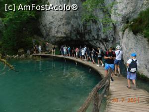 [P49] Puntea de lemn ce duce la peştera Šupljara văzută dinspre cea de la cascada Veliki slap » foto by irinad
 - 
<span class="allrVoted glyphicon glyphicon-heart hidden" id="av1250316"></span>
<a class="m-l-10 hidden" id="sv1250316" onclick="voting_Foto_DelVot(,1250316,412)" role="button">șterge vot <span class="glyphicon glyphicon-remove"></span></a>
<a id="v91250316" class=" c-red"  onclick="voting_Foto_SetVot(1250316)" role="button"><span class="glyphicon glyphicon-heart-empty"></span> <b>LIKE</b> = Votează poza</a> <img class="hidden"  id="f1250316W9" src="/imagini/loader.gif" border="0" /><span class="AjErrMes hidden" id="e1250316ErM"></span>