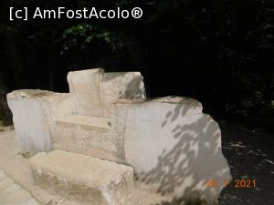 [P60] Monument ce marchează primul milion de turişti care au trecut prin parc...de atunci au mai trecut 10 ani şi multe alte milioane de turişti... » foto by irinad
 - 
<span class="allrVoted glyphicon glyphicon-heart hidden" id="av1250327"></span>
<a class="m-l-10 hidden" id="sv1250327" onclick="voting_Foto_DelVot(,1250327,412)" role="button">șterge vot <span class="glyphicon glyphicon-remove"></span></a>
<a id="v91250327" class=" c-red"  onclick="voting_Foto_SetVot(1250327)" role="button"><span class="glyphicon glyphicon-heart-empty"></span> <b>LIKE</b> = Votează poza</a> <img class="hidden"  id="f1250327W9" src="/imagini/loader.gif" border="0" /><span class="AjErrMes hidden" id="e1250327ErM"></span>