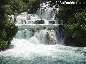 [P20] Vuietul pare scapat din matca irealului, un zgomot de fond zamislit din ecloziunea Mamei Naturii, acolo unde a unificat toate apele raului din gaoacea... Krka.  » foto by Marian Preda
 - 
<span class="allrVoted glyphicon glyphicon-heart hidden" id="av568940"></span>
<a class="m-l-10 hidden" id="sv568940" onclick="voting_Foto_DelVot(,568940,413)" role="button">șterge vot <span class="glyphicon glyphicon-remove"></span></a>
<a id="v9568940" class=" c-red"  onclick="voting_Foto_SetVot(568940)" role="button"><span class="glyphicon glyphicon-heart-empty"></span> <b>LIKE</b> = Votează poza</a> <img class="hidden"  id="f568940W9" src="/imagini/loader.gif" border="0" /><span class="AjErrMes hidden" id="e568940ErM"></span>