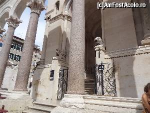 [P49] Intrare in catedrala » foto by Marian Preda
 - 
<span class="allrVoted glyphicon glyphicon-heart hidden" id="av573902"></span>
<a class="m-l-10 hidden" id="sv573902" onclick="voting_Foto_DelVot(,573902,415)" role="button">șterge vot <span class="glyphicon glyphicon-remove"></span></a>
<a id="v9573902" class=" c-red"  onclick="voting_Foto_SetVot(573902)" role="button"><span class="glyphicon glyphicon-heart-empty"></span> <b>LIKE</b> = Votează poza</a> <img class="hidden"  id="f573902W9" src="/imagini/loader.gif" border="0" /><span class="AjErrMes hidden" id="e573902ErM"></span>
