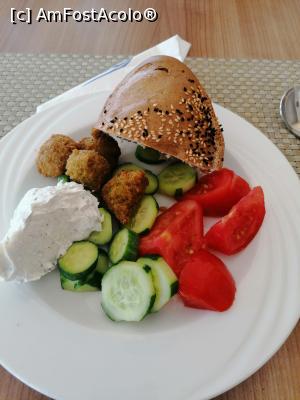[P25] Mic dejun delicios

Falafel, br&acirc;nzica, roșii.... » foto by DanaRO
 - 
<span class="allrVoted glyphicon glyphicon-heart hidden" id="av1224732"></span>
<a class="m-l-10 hidden" id="sv1224732" onclick="voting_Foto_DelVot(,1224732,418)" role="button">șterge vot <span class="glyphicon glyphicon-remove"></span></a>
<a id="v91224732" class=" c-red"  onclick="voting_Foto_SetVot(1224732)" role="button"><span class="glyphicon glyphicon-heart-empty"></span> <b>LIKE</b> = Votează poza</a> <img class="hidden"  id="f1224732W9" src="/imagini/loader.gif" border="0" /><span class="AjErrMes hidden" id="e1224732ErM"></span>