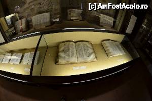 [P20] Lucrari istorice foarte vechi adaposite in interiorul muzeului din cadru Manastirii Megalou Meteorou » foto by Muffin2009*
 - 
<span class="allrVoted glyphicon glyphicon-heart hidden" id="av400490"></span>
<a class="m-l-10 hidden" id="sv400490" onclick="voting_Foto_DelVot(,400490,430)" role="button">șterge vot <span class="glyphicon glyphicon-remove"></span></a>
<a id="v9400490" class=" c-red"  onclick="voting_Foto_SetVot(400490)" role="button"><span class="glyphicon glyphicon-heart-empty"></span> <b>LIKE</b> = Votează poza</a> <img class="hidden"  id="f400490W9" src="/imagini/loader.gif" border="0" /><span class="AjErrMes hidden" id="e400490ErM"></span>