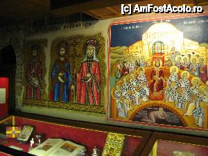[P07] Obiecte religioase expuse in muzeul manastirii Marele Meteor » foto by vlado2
 - 
<span class="allrVoted glyphicon glyphicon-heart hidden" id="av465033"></span>
<a class="m-l-10 hidden" id="sv465033" onclick="voting_Foto_DelVot(,465033,430)" role="button">șterge vot <span class="glyphicon glyphicon-remove"></span></a>
<a id="v9465033" class=" c-red"  onclick="voting_Foto_SetVot(465033)" role="button"><span class="glyphicon glyphicon-heart-empty"></span> <b>LIKE</b> = Votează poza</a> <img class="hidden"  id="f465033W9" src="/imagini/loader.gif" border="0" /><span class="AjErrMes hidden" id="e465033ErM"></span>