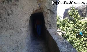 [P11] Tunel în stânca mănăstirii <strong>Marele Meteor</strong> de la<strong>Complexul de mănăstiri Meteora</strong>, Grecia.  » foto by traian.leuca †
 - 
<span class="allrVoted glyphicon glyphicon-heart hidden" id="av567792"></span>
<a class="m-l-10 hidden" id="sv567792" onclick="voting_Foto_DelVot(,567792,430)" role="button">șterge vot <span class="glyphicon glyphicon-remove"></span></a>
<a id="v9567792" class=" c-red"  onclick="voting_Foto_SetVot(567792)" role="button"><span class="glyphicon glyphicon-heart-empty"></span> <b>LIKE</b> = Votează poza</a> <img class="hidden"  id="f567792W9" src="/imagini/loader.gif" border="0" /><span class="AjErrMes hidden" id="e567792ErM"></span>