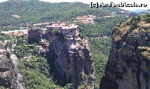 [P15] Mănăstirea ]b]Varlaam]/b] văzută din grădina mănăstirii <strong>Marele Meteor</strong>. <strong>Complexul de mănăstiri Meteora</strong>, Grecia.  » foto by traian.leuca †
 - 
<span class="allrVoted glyphicon glyphicon-heart hidden" id="av567796"></span>
<a class="m-l-10 hidden" id="sv567796" onclick="voting_Foto_DelVot(,567796,430)" role="button">șterge vot <span class="glyphicon glyphicon-remove"></span></a>
<a id="v9567796" class=" c-red"  onclick="voting_Foto_SetVot(567796)" role="button"><span class="glyphicon glyphicon-heart-empty"></span> <b>LIKE</b> = Votează poza</a> <img class="hidden"  id="f567796W9" src="/imagini/loader.gif" border="0" /><span class="AjErrMes hidden" id="e567796ErM"></span>