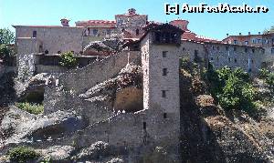 [P05] Ziduri şi scări de urcare la mănăstirea <strong>Marele Meteor</strong> de la<strong>Complexul de mănăstiri Meteora</strong>, Grecia.  » foto by traian.leuca †
 - 
<span class="allrVoted glyphicon glyphicon-heart hidden" id="av567786"></span>
<a class="m-l-10 hidden" id="sv567786" onclick="voting_Foto_DelVot(,567786,430)" role="button">șterge vot <span class="glyphicon glyphicon-remove"></span></a>
<a id="v9567786" class=" c-red"  onclick="voting_Foto_SetVot(567786)" role="button"><span class="glyphicon glyphicon-heart-empty"></span> <b>LIKE</b> = Votează poza</a> <img class="hidden"  id="f567786W9" src="/imagini/loader.gif" border="0" /><span class="AjErrMes hidden" id="e567786ErM"></span>