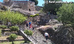 [P09] Urcare pe platoul comercial de la mănăstirea <strong>Marele Meteor</strong>, <strong>Complexul de mănăstiri Meteora</strong>, Grecia.  » foto by traian.leuca †
 - 
<span class="allrVoted glyphicon glyphicon-heart hidden" id="av567790"></span>
<a class="m-l-10 hidden" id="sv567790" onclick="voting_Foto_DelVot(,567790,430)" role="button">șterge vot <span class="glyphicon glyphicon-remove"></span></a>
<a id="v9567790" class=" c-red"  onclick="voting_Foto_SetVot(567790)" role="button"><span class="glyphicon glyphicon-heart-empty"></span> <b>LIKE</b> = Votează poza</a> <img class="hidden"  id="f567790W9" src="/imagini/loader.gif" border="0" /><span class="AjErrMes hidden" id="e567790ErM"></span>