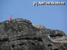 [P33] Meteora - Manastirea Roussanu - pe un alt varf, turisti curajosi » foto by Liaa*
 - 
<span class="allrVoted glyphicon glyphicon-heart hidden" id="av215436"></span>
<a class="m-l-10 hidden" id="sv215436" onclick="voting_Foto_DelVot(,215436,430)" role="button">șterge vot <span class="glyphicon glyphicon-remove"></span></a>
<a id="v9215436" class=" c-red"  onclick="voting_Foto_SetVot(215436)" role="button"><span class="glyphicon glyphicon-heart-empty"></span> <b>LIKE</b> = Votează poza</a> <img class="hidden"  id="f215436W9" src="/imagini/loader.gif" border="0" /><span class="AjErrMes hidden" id="e215436ErM"></span>
