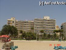 [P01] Intre plaja si hotel se afla o cale ferata (cu pasaje subterane pentru traversare) si un bulevard. Se observa terasa de pe acoperis. » foto by abancor
 - 
<span class="allrVoted glyphicon glyphicon-heart hidden" id="av673"></span>
<a class="m-l-10 hidden" id="sv673" onclick="voting_Foto_DelVot(,673,433)" role="button">șterge vot <span class="glyphicon glyphicon-remove"></span></a>
<a id="v9673" class=" c-red"  onclick="voting_Foto_SetVot(673)" role="button"><span class="glyphicon glyphicon-heart-empty"></span> <b>LIKE</b> = Votează poza</a> <img class="hidden"  id="f673W9" src="/imagini/loader.gif" border="0" /><span class="AjErrMes hidden" id="e673ErM"></span>