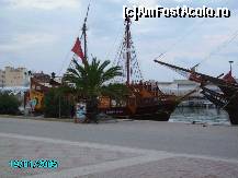 [P17] un fel de mini port din centrul orasului de unde se pleca in excursie cu vapoare de pirati » foto by mariuscfar
 - 
<span class="allrVoted glyphicon glyphicon-heart hidden" id="av300963"></span>
<a class="m-l-10 hidden" id="sv300963" onclick="voting_Foto_DelVot(,300963,447)" role="button">șterge vot <span class="glyphicon glyphicon-remove"></span></a>
<a id="v9300963" class=" c-red"  onclick="voting_Foto_SetVot(300963)" role="button"><span class="glyphicon glyphicon-heart-empty"></span> <b>LIKE</b> = Votează poza</a> <img class="hidden"  id="f300963W9" src="/imagini/loader.gif" border="0" /><span class="AjErrMes hidden" id="e300963ErM"></span>