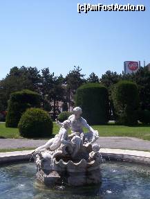 [P08] Fantana arteziana intr-un parc vienez » foto by krondia*
 - 
<span class="allrVoted glyphicon glyphicon-heart hidden" id="av42270"></span>
<a class="m-l-10 hidden" id="sv42270" onclick="voting_Foto_DelVot(,42270,449)" role="button">șterge vot <span class="glyphicon glyphicon-remove"></span></a>
<a id="v942270" class=" c-red"  onclick="voting_Foto_SetVot(42270)" role="button"><span class="glyphicon glyphicon-heart-empty"></span> <b>LIKE</b> = Votează poza</a> <img class="hidden"  id="f42270W9" src="/imagini/loader.gif" border="0" /><span class="AjErrMes hidden" id="e42270ErM"></span>
