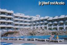 [P02] Hotel Sea Gull Hurgada - vazut de la piscina. » foto by presario
 - 
<span class="allrVoted glyphicon glyphicon-heart hidden" id="av135051"></span>
<a class="m-l-10 hidden" id="sv135051" onclick="voting_Foto_DelVot(,135051,454)" role="button">șterge vot <span class="glyphicon glyphicon-remove"></span></a>
<a id="v9135051" class=" c-red"  onclick="voting_Foto_SetVot(135051)" role="button"><span class="glyphicon glyphicon-heart-empty"></span> <b>LIKE</b> = Votează poza</a> <img class="hidden"  id="f135051W9" src="/imagini/loader.gif" border="0" /><span class="AjErrMes hidden" id="e135051ErM"></span>