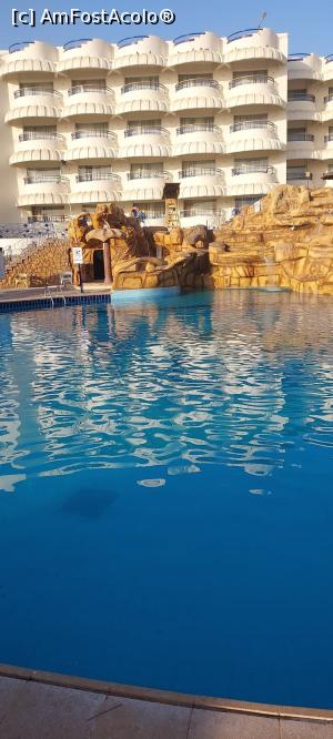 [P12] piscina in trepte » foto by Iulia_euxin
 - 
<span class="allrVoted glyphicon glyphicon-heart hidden" id="av1334789"></span>
<a class="m-l-10 hidden" id="sv1334789" onclick="voting_Foto_DelVot(,1334789,454)" role="button">șterge vot <span class="glyphicon glyphicon-remove"></span></a>
<a id="v91334789" class=" c-red"  onclick="voting_Foto_SetVot(1334789)" role="button"><span class="glyphicon glyphicon-heart-empty"></span> <b>LIKE</b> = Votează poza</a> <img class="hidden"  id="f1334789W9" src="/imagini/loader.gif" border="0" /><span class="AjErrMes hidden" id="e1334789ErM"></span>