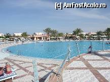 [P02] Piscina de la hotel, nu e foarte multa lume in apa pt ca apa era foarte rece (luna mai). » foto by arisalina
 - 
<span class="allrVoted glyphicon glyphicon-heart hidden" id="av317141"></span>
<a class="m-l-10 hidden" id="sv317141" onclick="voting_Foto_DelVot(,317141,458)" role="button">șterge vot <span class="glyphicon glyphicon-remove"></span></a>
<a id="v9317141" class=" c-red"  onclick="voting_Foto_SetVot(317141)" role="button"><span class="glyphicon glyphicon-heart-empty"></span> <b>LIKE</b> = Votează poza</a> <img class="hidden"  id="f317141W9" src="/imagini/loader.gif" border="0" /><span class="AjErrMes hidden" id="e317141ErM"></span>