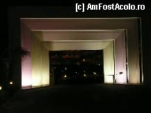 [P04] Intrarea in curtea hotelului noaptea. » foto by arisalina
 - 
<span class="allrVoted glyphicon glyphicon-heart hidden" id="av317143"></span>
<a class="m-l-10 hidden" id="sv317143" onclick="voting_Foto_DelVot(,317143,458)" role="button">șterge vot <span class="glyphicon glyphicon-remove"></span></a>
<a id="v9317143" class=" c-red"  onclick="voting_Foto_SetVot(317143)" role="button"><span class="glyphicon glyphicon-heart-empty"></span> <b>LIKE</b> = Votează poza</a> <img class="hidden"  id="f317143W9" src="/imagini/loader.gif" border="0" /><span class="AjErrMes hidden" id="e317143ErM"></span>