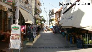 [P10] Insula Thassos: straduta comerciala din orasul Potos.  » foto by Nicu V
 - 
<span class="allrVoted glyphicon glyphicon-heart hidden" id="av402319"></span>
<a class="m-l-10 hidden" id="sv402319" onclick="voting_Foto_DelVot(,402319,460)" role="button">șterge vot <span class="glyphicon glyphicon-remove"></span></a>
<a id="v9402319" class=" c-red"  onclick="voting_Foto_SetVot(402319)" role="button"><span class="glyphicon glyphicon-heart-empty"></span> <b>LIKE</b> = Votează poza</a> <img class="hidden"  id="f402319W9" src="/imagini/loader.gif" border="0" /><span class="AjErrMes hidden" id="e402319ErM"></span>
