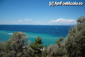 [P22] Pe drum între Skala Prinos şi Skala Marion. Aici, albastrul de Thassos începe să prindă contur...  » foto by ariciu*
 - 
<span class="allrVoted glyphicon glyphicon-heart hidden" id="av426828"></span>
<a class="m-l-10 hidden" id="sv426828" onclick="voting_Foto_DelVot(,426828,460)" role="button">șterge vot <span class="glyphicon glyphicon-remove"></span></a>
<a id="v9426828" class=" c-red"  onclick="voting_Foto_SetVot(426828)" role="button"><span class="glyphicon glyphicon-heart-empty"></span> <b>LIKE</b> = Votează poza</a> <img class="hidden"  id="f426828W9" src="/imagini/loader.gif" border="0" /><span class="AjErrMes hidden" id="e426828ErM"></span>