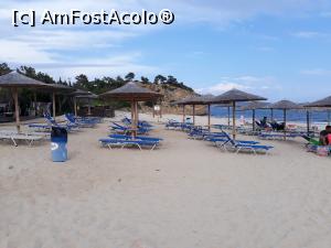 [P41] Plaja Tripitti Beach, unde șoferul a tras un pui de somn după masa de la Stelakis. În spate, lângă stâncă este o zonă de nudiști.  » foto by Aurici
 - 
<span class="allrVoted glyphicon glyphicon-heart hidden" id="av879164"></span>
<a class="m-l-10 hidden" id="sv879164" onclick="voting_Foto_DelVot(,879164,460)" role="button">șterge vot <span class="glyphicon glyphicon-remove"></span></a>
<a id="v9879164" class=" c-red"  onclick="voting_Foto_SetVot(879164)" role="button"><span class="glyphicon glyphicon-heart-empty"></span> <b>LIKE</b> = Votează poza</a> <img class="hidden"  id="f879164W9" src="/imagini/loader.gif" border="0" /><span class="AjErrMes hidden" id="e879164ErM"></span>