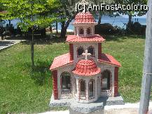 [P31] biserici in miniatura prin curtile oamenilor » foto by dorgo
 - 
<span class="allrVoted glyphicon glyphicon-heart hidden" id="av83103"></span>
<a class="m-l-10 hidden" id="sv83103" onclick="voting_Foto_DelVot(,83103,460)" role="button">șterge vot <span class="glyphicon glyphicon-remove"></span></a>
<a id="v983103" class=" c-red"  onclick="voting_Foto_SetVot(83103)" role="button"><span class="glyphicon glyphicon-heart-empty"></span> <b>LIKE</b> = Votează poza</a> <img class="hidden"  id="f83103W9" src="/imagini/loader.gif" border="0" /><span class="AjErrMes hidden" id="e83103ErM"></span>