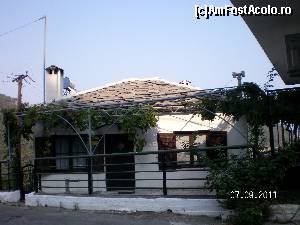 [P82] Casa traditionala din Panagia cu acoperis din piatra » foto by irinad
 - 
<span class="allrVoted glyphicon glyphicon-heart hidden" id="av607553"></span>
<a class="m-l-10 hidden" id="sv607553" onclick="voting_Foto_DelVot(,607553,460)" role="button">șterge vot <span class="glyphicon glyphicon-remove"></span></a>
<a id="v9607553" class=" c-red"  onclick="voting_Foto_SetVot(607553)" role="button"><span class="glyphicon glyphicon-heart-empty"></span> <b>LIKE</b> = Votează poza</a> <img class="hidden"  id="f607553W9" src="/imagini/loader.gif" border="0" /><span class="AjErrMes hidden" id="e607553ErM"></span>