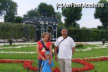 [P04] Schonbrunn - ronduri de flori de pe aleea din fata intrarii principale. » foto by IUBONI
 - 
<span class="allrVoted glyphicon glyphicon-heart hidden" id="av92474"></span>
<a class="m-l-10 hidden" id="sv92474" onclick="voting_Foto_DelVot(,92474,461)" role="button">șterge vot <span class="glyphicon glyphicon-remove"></span></a>
<a id="v992474" class=" c-red"  onclick="voting_Foto_SetVot(92474)" role="button"><span class="glyphicon glyphicon-heart-empty"></span> <b>LIKE</b> = Votează poza</a> <img class="hidden"  id="f92474W9" src="/imagini/loader.gif" border="0" /><span class="AjErrMes hidden" id="e92474ErM"></span>