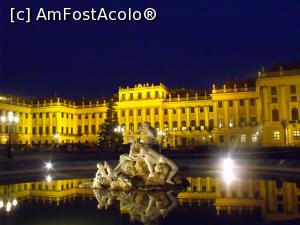 [P05] Palatul Schonbrunn seara » foto by ela r
 - 
<span class="allrVoted glyphicon glyphicon-heart hidden" id="av815333"></span>
<a class="m-l-10 hidden" id="sv815333" onclick="voting_Foto_DelVot(,815333,461)" role="button">șterge vot <span class="glyphicon glyphicon-remove"></span></a>
<a id="v9815333" class=" c-red"  onclick="voting_Foto_SetVot(815333)" role="button"><span class="glyphicon glyphicon-heart-empty"></span> <b>LIKE</b> = Votează poza</a> <img class="hidden"  id="f815333W9" src="/imagini/loader.gif" border="0" /><span class="AjErrMes hidden" id="e815333ErM"></span>
