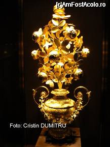 [P25] Palatul Hofburg, Tezaurul, Viena » foto by cristinadumitru*
 - 
<span class="allrVoted glyphicon glyphicon-heart hidden" id="av21445"></span>
<a class="m-l-10 hidden" id="sv21445" onclick="voting_Foto_DelVot(,21445,461)" role="button">șterge vot <span class="glyphicon glyphicon-remove"></span></a>
<a id="v921445" class=" c-red"  onclick="voting_Foto_SetVot(21445)" role="button"><span class="glyphicon glyphicon-heart-empty"></span> <b>LIKE</b> = Votează poza</a> <img class="hidden"  id="f21445W9" src="/imagini/loader.gif" border="0" /><span class="AjErrMes hidden" id="e21445ErM"></span>