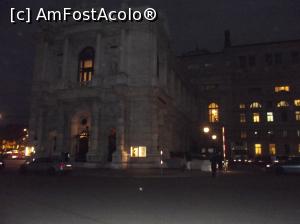 [P12] Viena seara - Burgtheater din lateral » foto by mishu
 - 
<span class="allrVoted glyphicon glyphicon-heart hidden" id="av815059"></span>
<a class="m-l-10 hidden" id="sv815059" onclick="voting_Foto_DelVot(,815059,461)" role="button">șterge vot <span class="glyphicon glyphicon-remove"></span></a>
<a id="v9815059" class=" c-red"  onclick="voting_Foto_SetVot(815059)" role="button"><span class="glyphicon glyphicon-heart-empty"></span> <b>LIKE</b> = Votează poza</a> <img class="hidden"  id="f815059W9" src="/imagini/loader.gif" border="0" /><span class="AjErrMes hidden" id="e815059ErM"></span>
