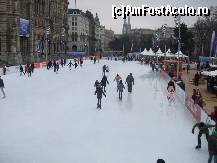 [P23] Patinoarul din fata primariei din Viena-in spate de vede Catedrala Sf Stefan » foto by Valentina69
 - 
<span class="allrVoted glyphicon glyphicon-heart hidden" id="av48928"></span>
<a class="m-l-10 hidden" id="sv48928" onclick="voting_Foto_DelVot(,48928,461)" role="button">șterge vot <span class="glyphicon glyphicon-remove"></span></a>
<a id="v948928" class=" c-red"  onclick="voting_Foto_SetVot(48928)" role="button"><span class="glyphicon glyphicon-heart-empty"></span> <b>LIKE</b> = Votează poza</a> <img class="hidden"  id="f48928W9" src="/imagini/loader.gif" border="0" /><span class="AjErrMes hidden" id="e48928ErM"></span>