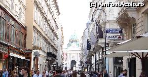 [P13] De pe strada Kohlmarkt întrezărim aripa Michaelertrakt a palatului Hofburg » foto by Camelia19
 - 
<span class="allrVoted glyphicon glyphicon-heart hidden" id="av601067"></span>
<a class="m-l-10 hidden" id="sv601067" onclick="voting_Foto_DelVot(,601067,461)" role="button">șterge vot <span class="glyphicon glyphicon-remove"></span></a>
<a id="v9601067" class=" c-red"  onclick="voting_Foto_SetVot(601067)" role="button"><span class="glyphicon glyphicon-heart-empty"></span> <b>LIKE</b> = Votează poza</a> <img class="hidden"  id="f601067W9" src="/imagini/loader.gif" border="0" /><span class="AjErrMes hidden" id="e601067ErM"></span>