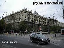 [P33] Muzeul de Istorie Naturală, văzut de pe Ringul vienez » foto by Costi
 - 
<span class="allrVoted glyphicon glyphicon-heart hidden" id="av28637"></span>
<a class="m-l-10 hidden" id="sv28637" onclick="voting_Foto_DelVot(,28637,461)" role="button">șterge vot <span class="glyphicon glyphicon-remove"></span></a>
<a id="v928637" class=" c-red"  onclick="voting_Foto_SetVot(28637)" role="button"><span class="glyphicon glyphicon-heart-empty"></span> <b>LIKE</b> = Votează poza</a> <img class="hidden"  id="f28637W9" src="/imagini/loader.gif" border="0" /><span class="AjErrMes hidden" id="e28637ErM"></span>