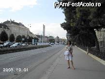 [P35] Museumsplatz şi, la stânga, Museumsquartier » foto by Costi
 - 
<span class="allrVoted glyphicon glyphicon-heart hidden" id="av28640"></span>
<a class="m-l-10 hidden" id="sv28640" onclick="voting_Foto_DelVot(,28640,461)" role="button">șterge vot <span class="glyphicon glyphicon-remove"></span></a>
<a id="v928640" class=" c-red"  onclick="voting_Foto_SetVot(28640)" role="button"><span class="glyphicon glyphicon-heart-empty"></span> <b>LIKE</b> = Votează poza</a> <img class="hidden"  id="f28640W9" src="/imagini/loader.gif" border="0" /><span class="AjErrMes hidden" id="e28640ErM"></span>