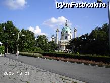 [P39] Karlskirche, văzută dinspre Karlsplatz » foto by Costi
 - 
<span class="allrVoted glyphicon glyphicon-heart hidden" id="av28648"></span>
<a class="m-l-10 hidden" id="sv28648" onclick="voting_Foto_DelVot(,28648,461)" role="button">șterge vot <span class="glyphicon glyphicon-remove"></span></a>
<a id="v928648" class=" c-red"  onclick="voting_Foto_SetVot(28648)" role="button"><span class="glyphicon glyphicon-heart-empty"></span> <b>LIKE</b> = Votează poza</a> <img class="hidden"  id="f28648W9" src="/imagini/loader.gif" border="0" /><span class="AjErrMes hidden" id="e28648ErM"></span>