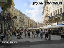 [P08] Graben, colţ cu Kärntner Straße » foto by Costi
 - 
<span class="allrVoted glyphicon glyphicon-heart hidden" id="av28535"></span>
<a class="m-l-10 hidden" id="sv28535" onclick="voting_Foto_DelVot(,28535,461)" role="button">șterge vot <span class="glyphicon glyphicon-remove"></span></a>
<a id="v928535" class=" c-red"  onclick="voting_Foto_SetVot(28535)" role="button"><span class="glyphicon glyphicon-heart-empty"></span> <b>LIKE</b> = Votează poza</a> <img class="hidden"  id="f28535W9" src="/imagini/loader.gif" border="0" /><span class="AjErrMes hidden" id="e28535ErM"></span>