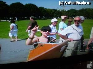 [P02] Andreea-ghidul nostru, invită turiștii la acest City Tours. Imagine preluată de pe camera video.  » foto by Mihai18
 - 
<span class="allrVoted glyphicon glyphicon-heart hidden" id="av689747"></span>
<a class="m-l-10 hidden" id="sv689747" onclick="voting_Foto_DelVot(,689747,461)" role="button">șterge vot <span class="glyphicon glyphicon-remove"></span></a>
<a id="v9689747" class=" c-red"  onclick="voting_Foto_SetVot(689747)" role="button"><span class="glyphicon glyphicon-heart-empty"></span> <b>LIKE</b> = Votează poza</a> <img class="hidden"  id="f689747W9" src="/imagini/loader.gif" border="0" /><span class="AjErrMes hidden" id="e689747ErM"></span>