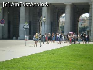 [P21] Comentarii în familie  (soția mea și fiica noastră) după coborârea din autovehiculul cu care am făcut City Tour. » foto by Mihai18
 - 
<span class="allrVoted glyphicon glyphicon-heart hidden" id="av835334"></span>
<a class="m-l-10 hidden" id="sv835334" onclick="voting_Foto_DelVot(,835334,461)" role="button">șterge vot <span class="glyphicon glyphicon-remove"></span></a>
<a id="v9835334" class=" c-red"  onclick="voting_Foto_SetVot(835334)" role="button"><span class="glyphicon glyphicon-heart-empty"></span> <b>LIKE</b> = Votează poza</a> <img class="hidden"  id="f835334W9" src="/imagini/loader.gif" border="0" /><span class="AjErrMes hidden" id="e835334ErM"></span>