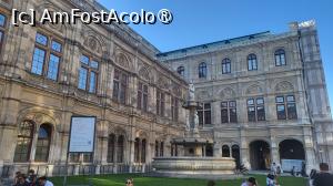 [P12] Bombardamentele din timpul razboiului au distrus cladirea, insa aceasta a fost reconstruita, directorul muzical remarcabil fiind dirijorul Herbert von Karajan. » foto by geani anto
 - 
<span class="allrVoted glyphicon glyphicon-heart hidden" id="av1402415"></span>
<a class="m-l-10 hidden" id="sv1402415" onclick="voting_Foto_DelVot(,1402415,461)" role="button">șterge vot <span class="glyphicon glyphicon-remove"></span></a>
<a id="v91402415" class=" c-red"  onclick="voting_Foto_SetVot(1402415)" role="button"><span class="glyphicon glyphicon-heart-empty"></span> <b>LIKE</b> = Votează poza</a> <img class="hidden"  id="f1402415W9" src="/imagini/loader.gif" border="0" /><span class="AjErrMes hidden" id="e1402415ErM"></span>