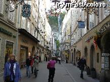[P11] Straduta comerciala din Salzburg » foto by decebal12345
 - 
<span class="allrVoted glyphicon glyphicon-heart hidden" id="av40133"></span>
<a class="m-l-10 hidden" id="sv40133" onclick="voting_Foto_DelVot(,40133,464)" role="button">șterge vot <span class="glyphicon glyphicon-remove"></span></a>
<a id="v940133" class=" c-red"  onclick="voting_Foto_SetVot(40133)" role="button"><span class="glyphicon glyphicon-heart-empty"></span> <b>LIKE</b> = Votează poza</a> <img class="hidden"  id="f40133W9" src="/imagini/loader.gif" border="0" /><span class="AjErrMes hidden" id="e40133ErM"></span>